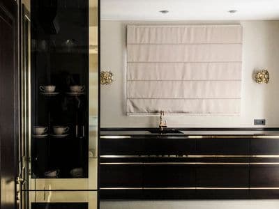 BALDŲ PROJEKTAS Auksas interjere