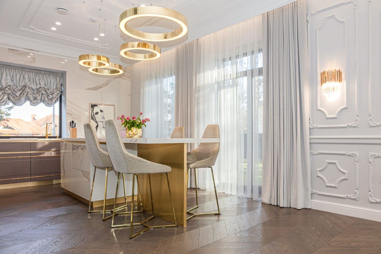 Violetinė moderni klasika - 004.jpg