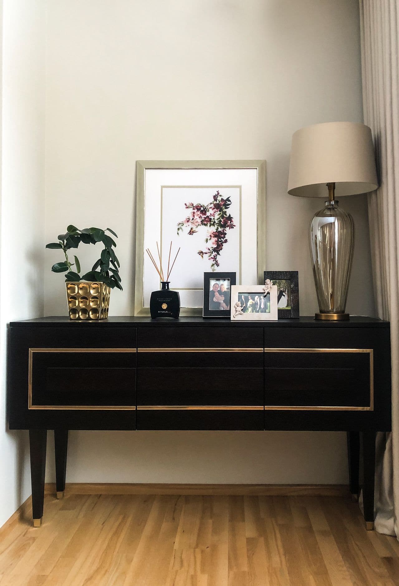 BALDŲ PROJEKTAS Auksas interjere - 005.jpg