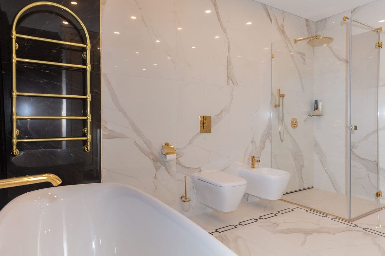 Violetinė moderni klasika - 017.jpg